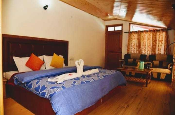 Hotel Himalayan Palace Manāli Exteriér fotografie